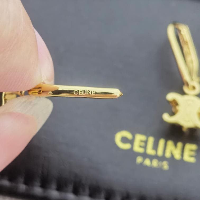 CELINE トリオンフモチーフ ピアス