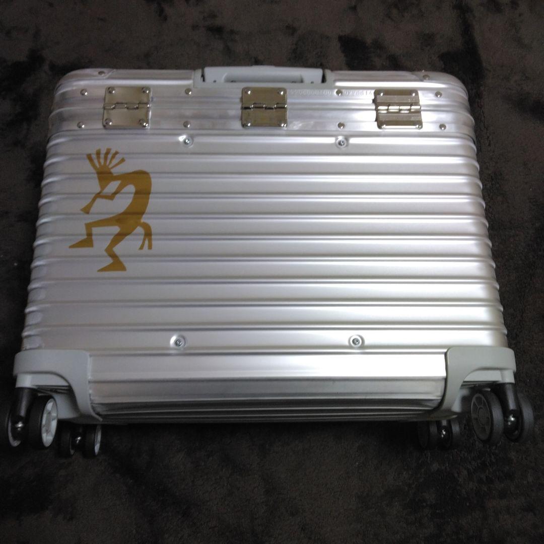 シルバー キャリーケース 中型