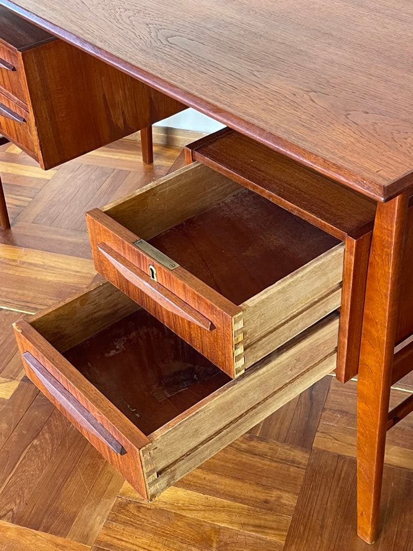 北欧 デンマーク ヴィンテージ チーク オイルフィニッシュ 両袖 デスク
