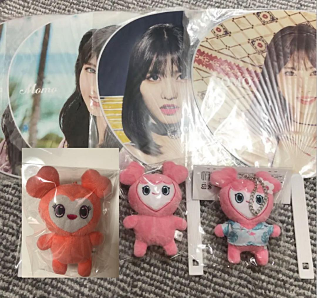 TWICE モモ トレカ うちわ 缶バッチ まとめ売り