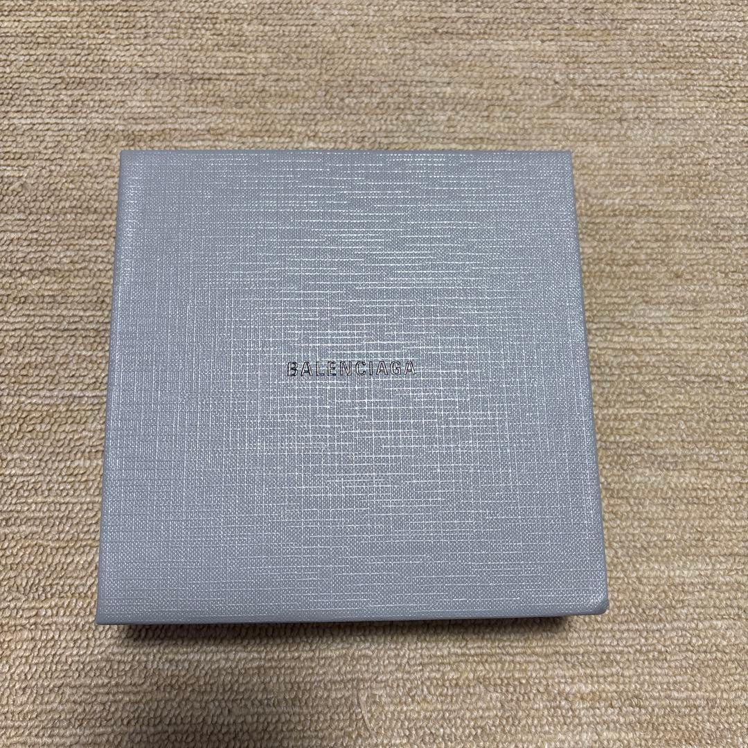 バレンシアガ　メンズ二つ折り財布