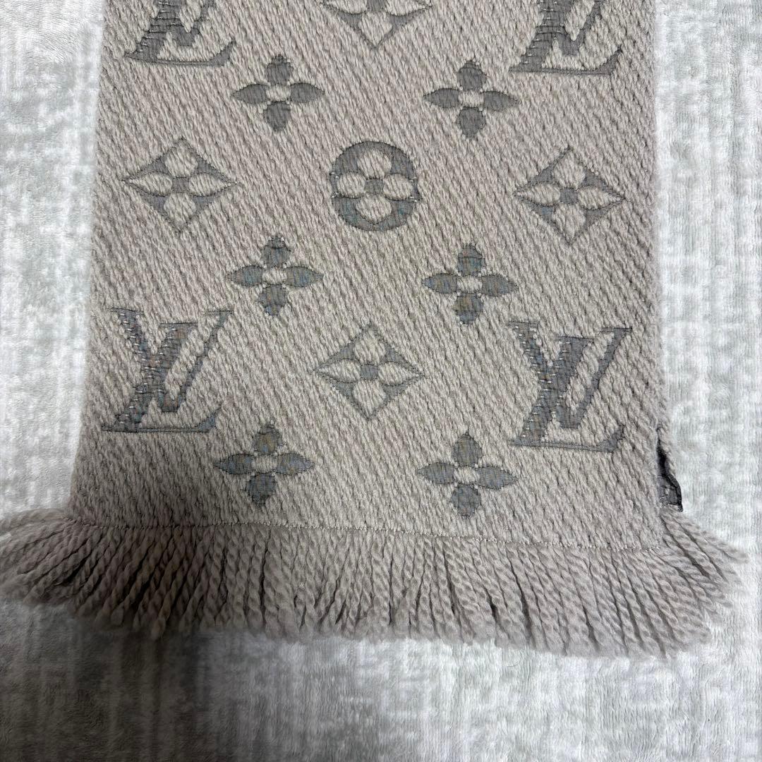 LOUIS VUITTONエシャルプ ロゴマニア マフラー 今日だけ値下げします