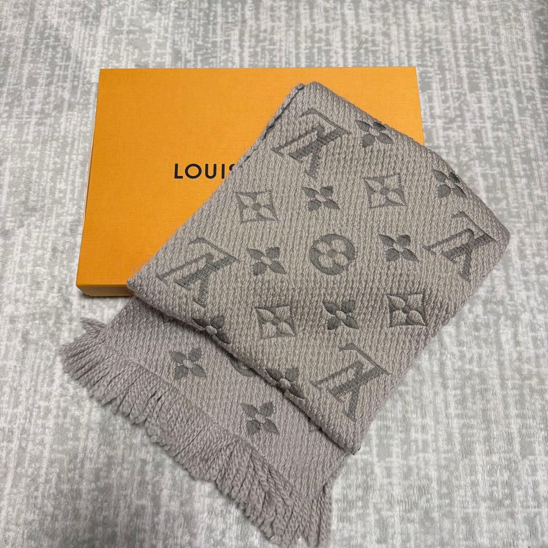 LOUIS VUITTONエシャルプ ロゴマニア マフラー 今日だけ値下げします