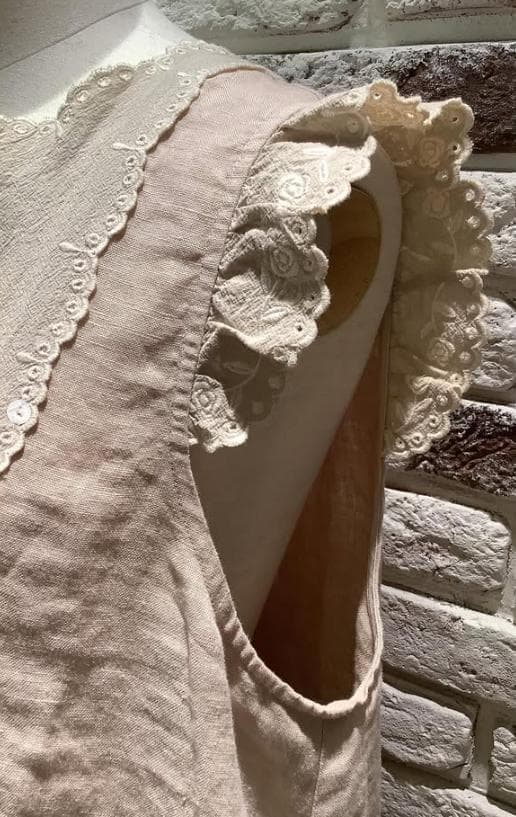 ★ゆうな 横浜 ツハル ローズ柄刺繍ノースリーブワンピース