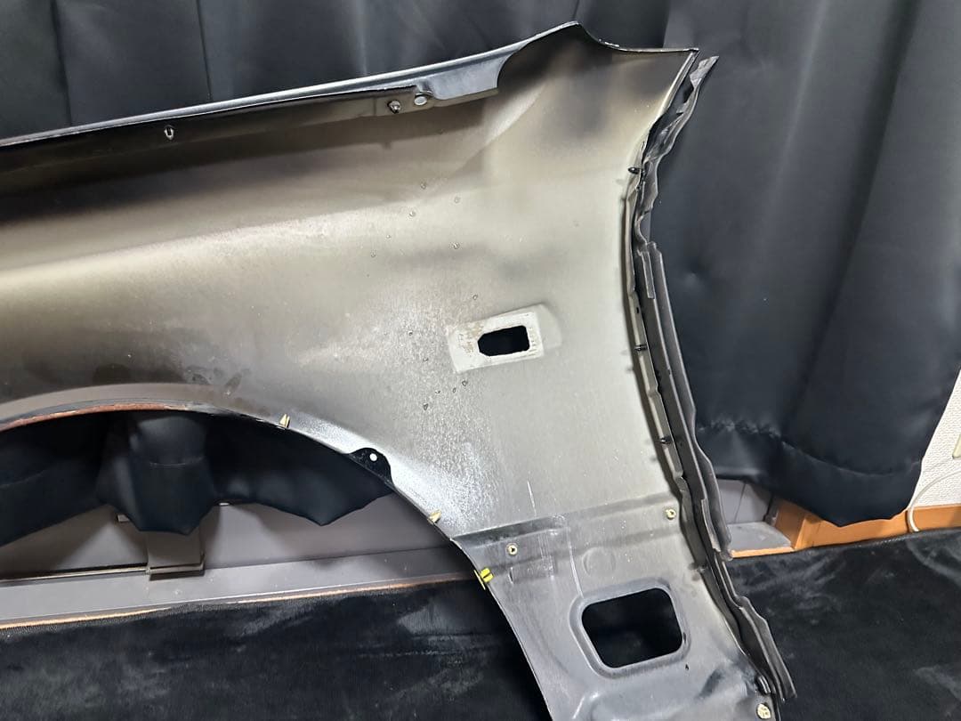 セルシオ30後期フロントフェンダー