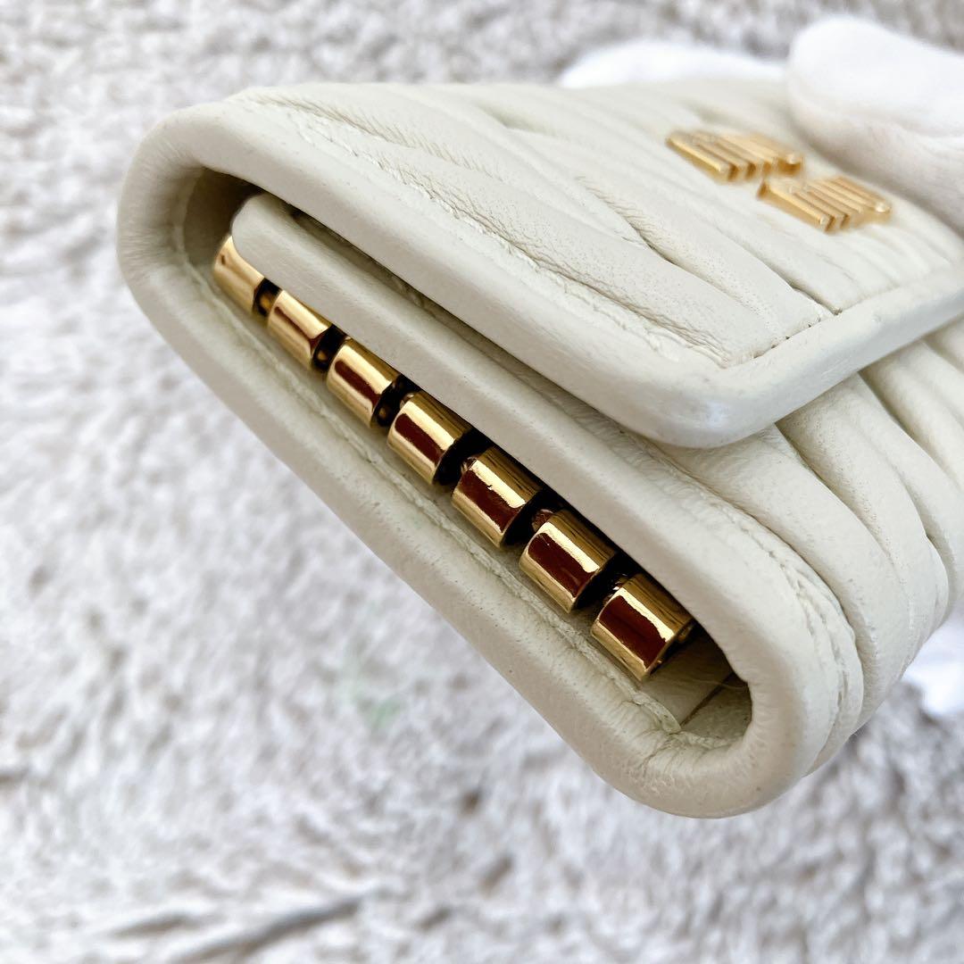 美品✨希少✨キーリング付6連キーケース ミュウミュウ マテラッセ ホワイト