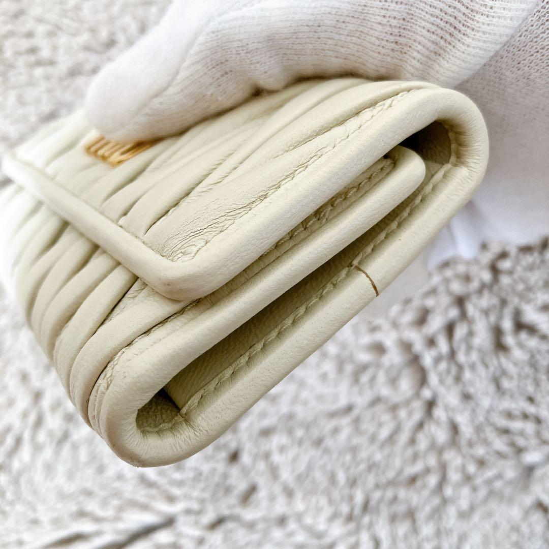 美品✨希少✨キーリング付6連キーケース ミュウミュウ マテラッセ ホワイト