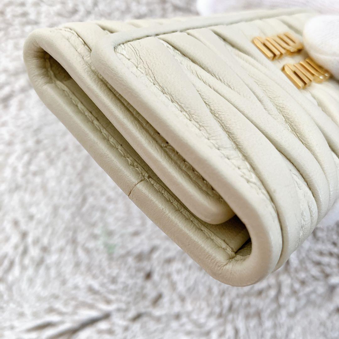 美品✨希少✨キーリング付6連キーケース ミュウミュウ マテラッセ ホワイト