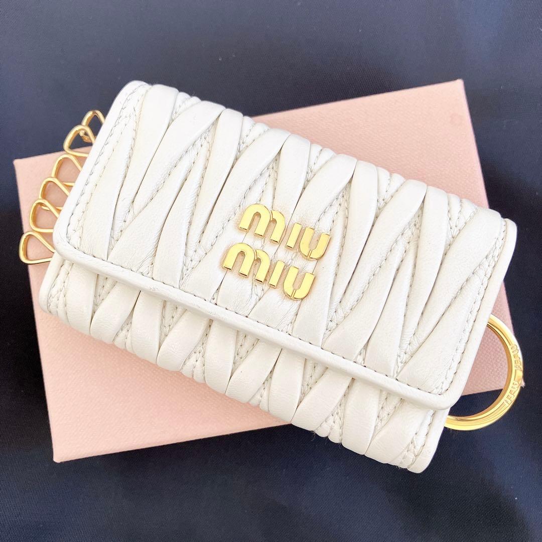 美品✨希少✨キーリング付6連キーケース ミュウミュウ マテラッセ ホワイト