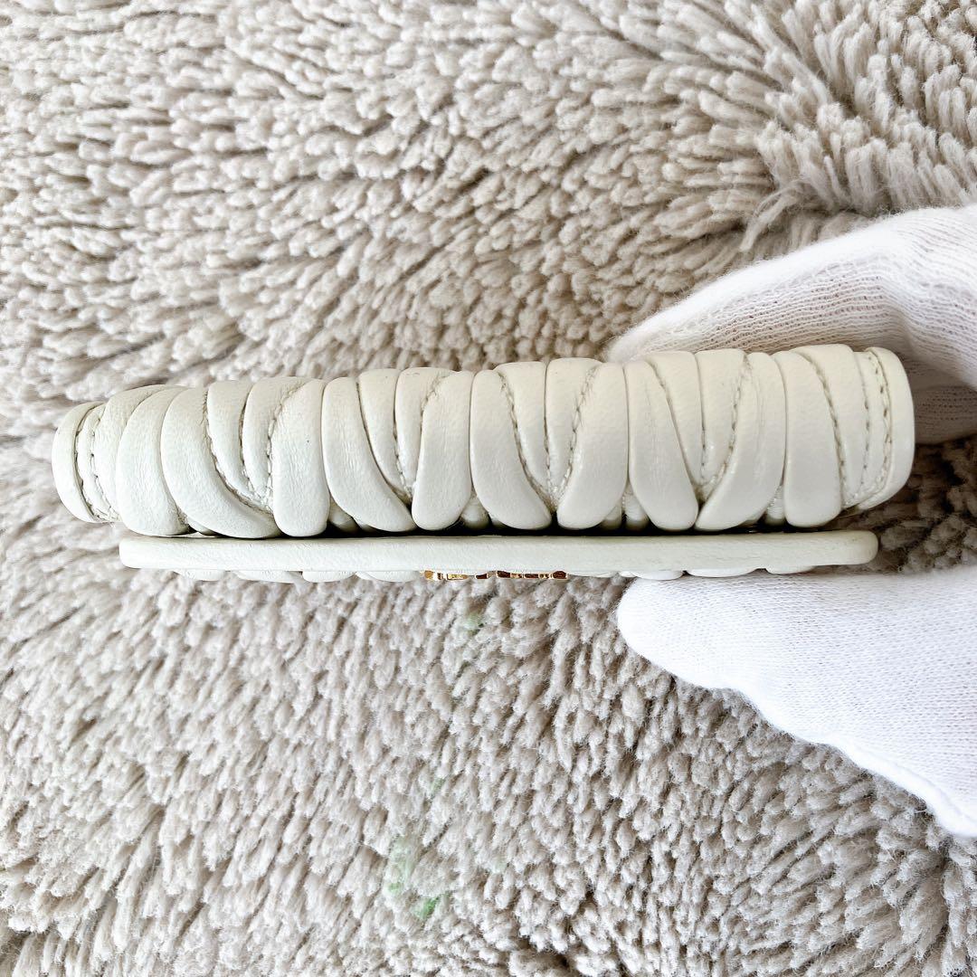 美品✨希少✨キーリング付6連キーケース ミュウミュウ マテラッセ ホワイト