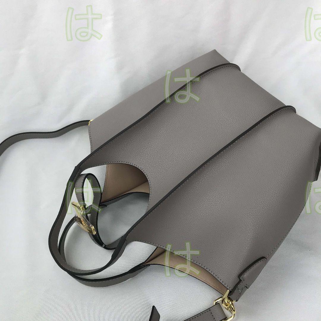 トッズ Tタイムレス　レザー　ショッピングバッグトートバッグ