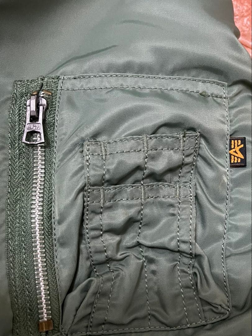 ALPHA INDUSTRIES MA−1オリーブグリーン フライトジャケット