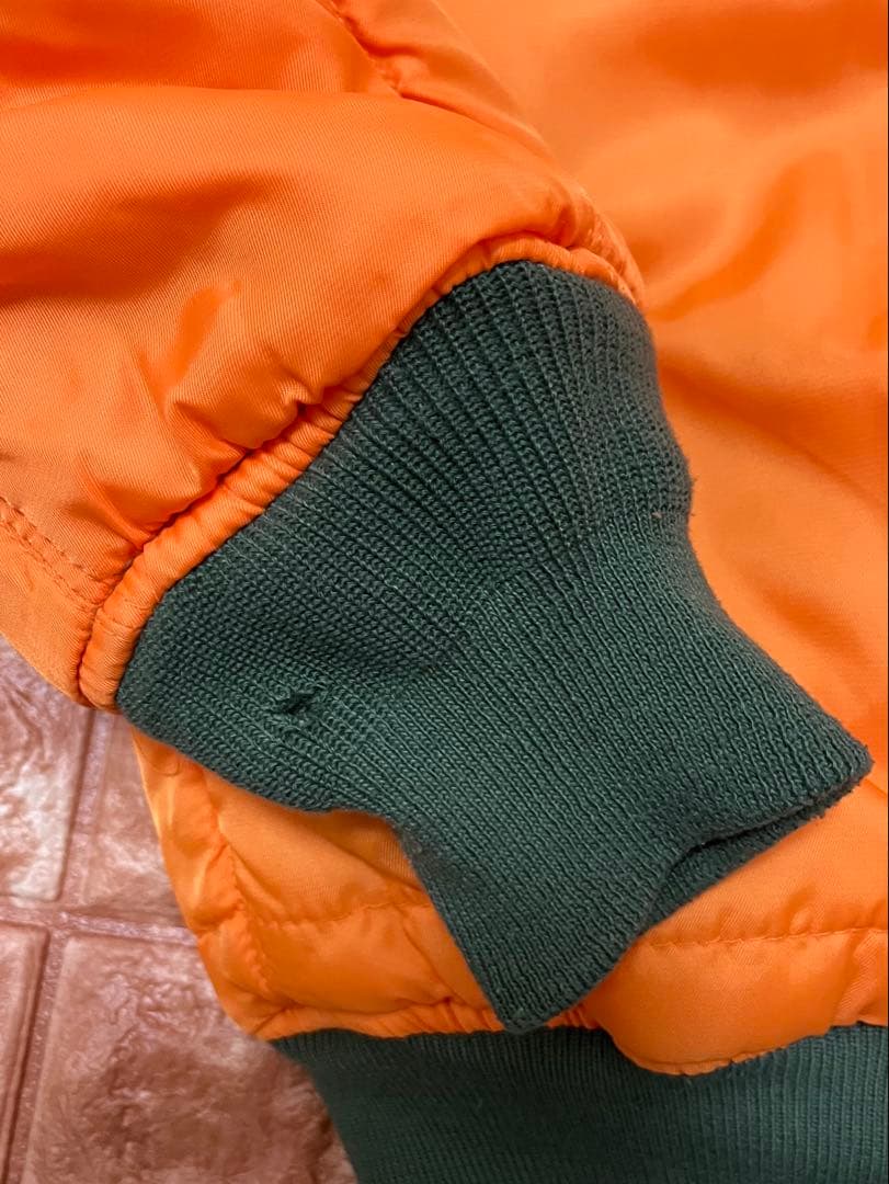 ALPHA INDUSTRIES MA−1オリーブグリーン フライトジャケット