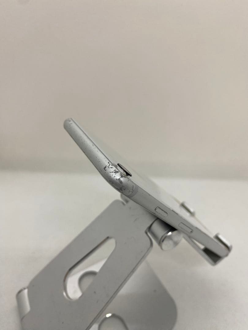 Iphone 8 64GB Sim フリー　32912