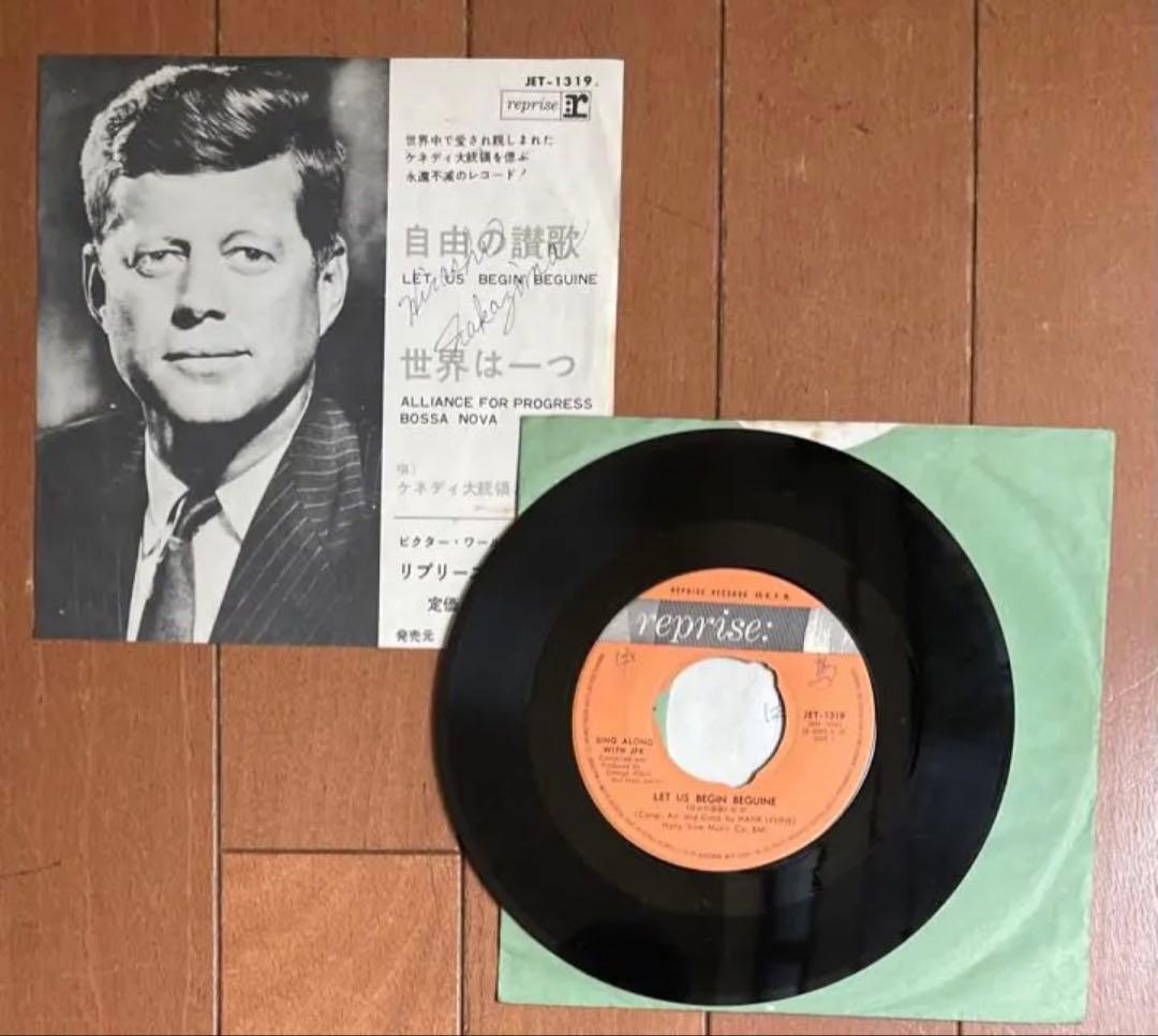 洋書ハードカバー LIFE Kennedy レアシングルレコード付き