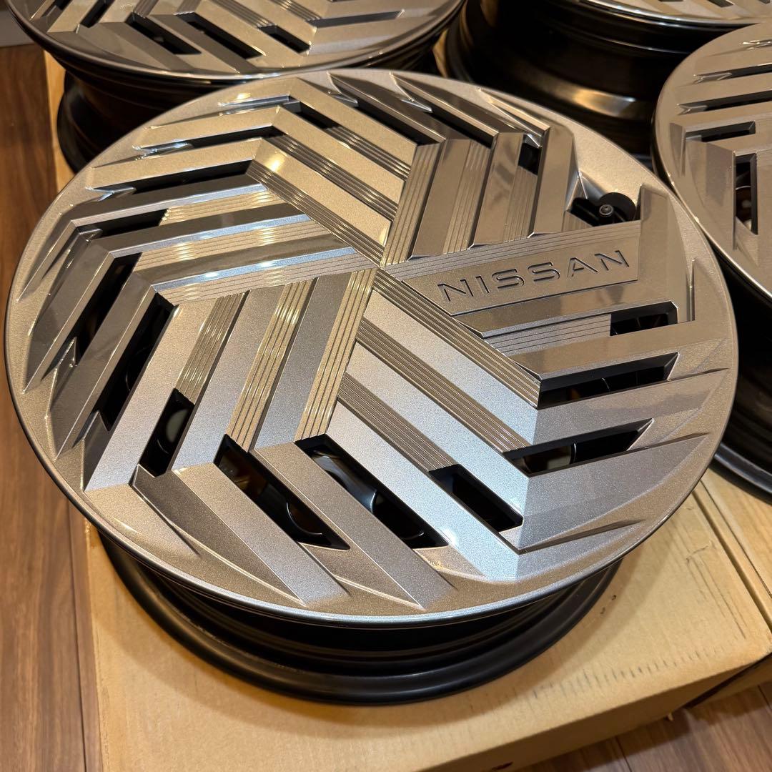 新車外し　日産E13ノート　純正ホイール　16インチ＋ホイールカバー4本セット