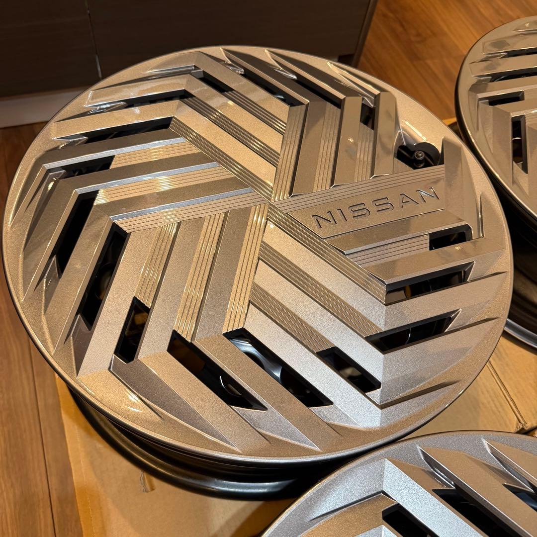 新車外し　日産E13ノート　純正ホイール　16インチ＋ホイールカバー4本セット