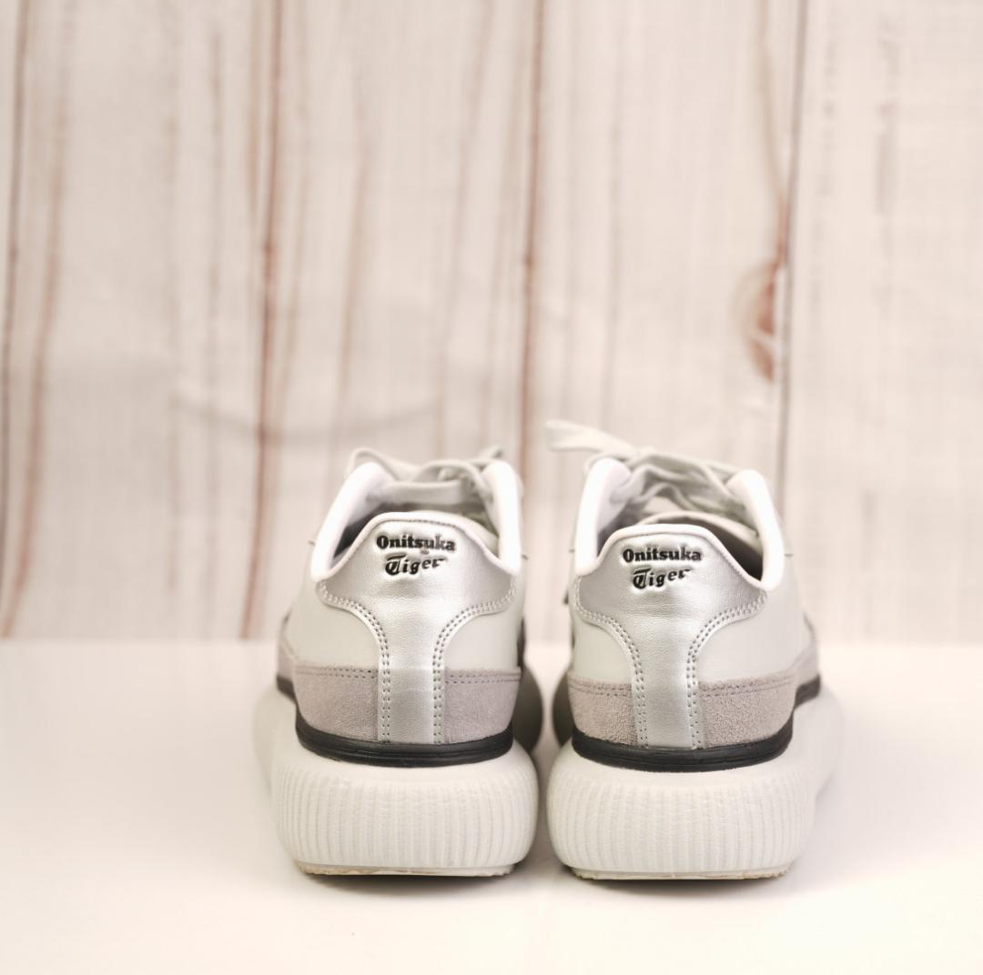 美品 Onitsuka Tiger DELECITY 23cm