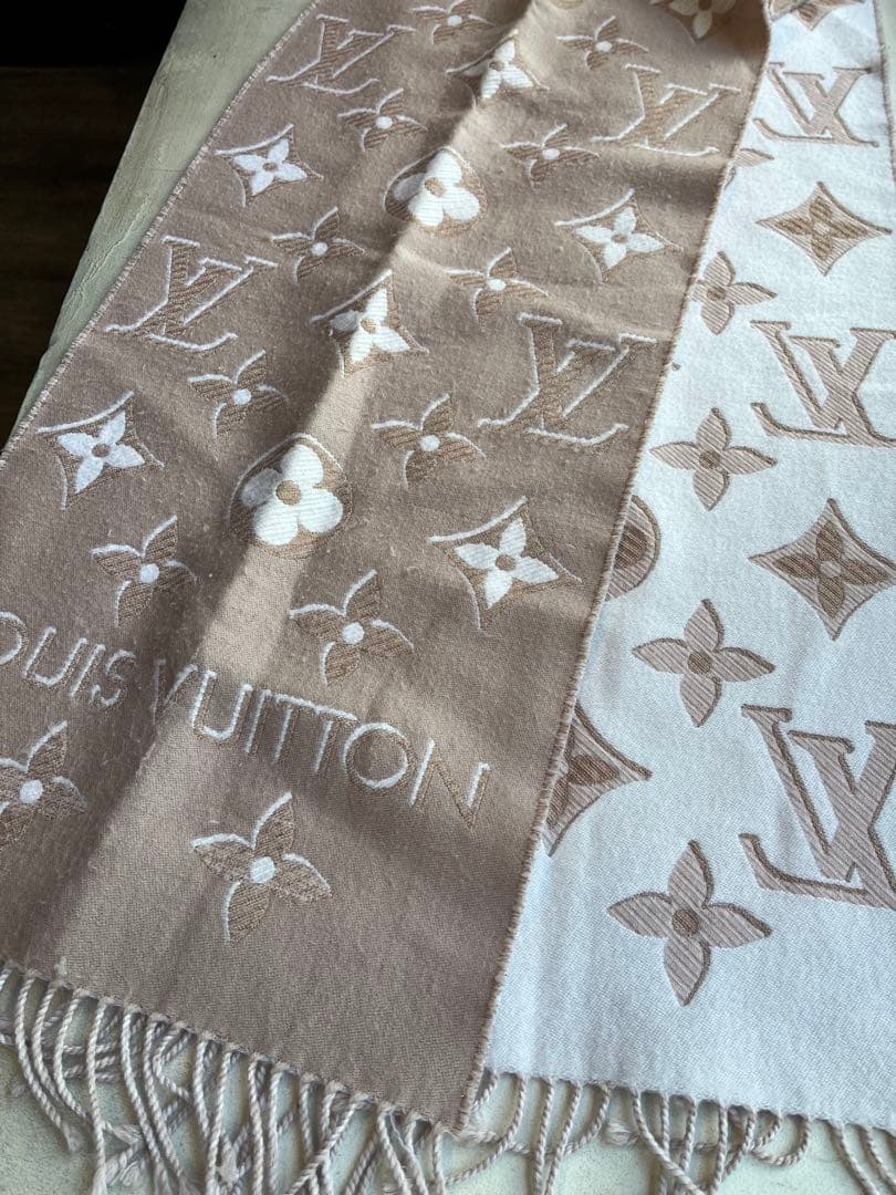 【美品】LOUIS VUITTON マフラー LVエセンシャル シャイン