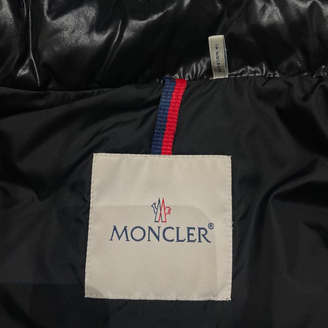 MONCLER ブラック ダウンベスト　Sサイズ相当　12Y