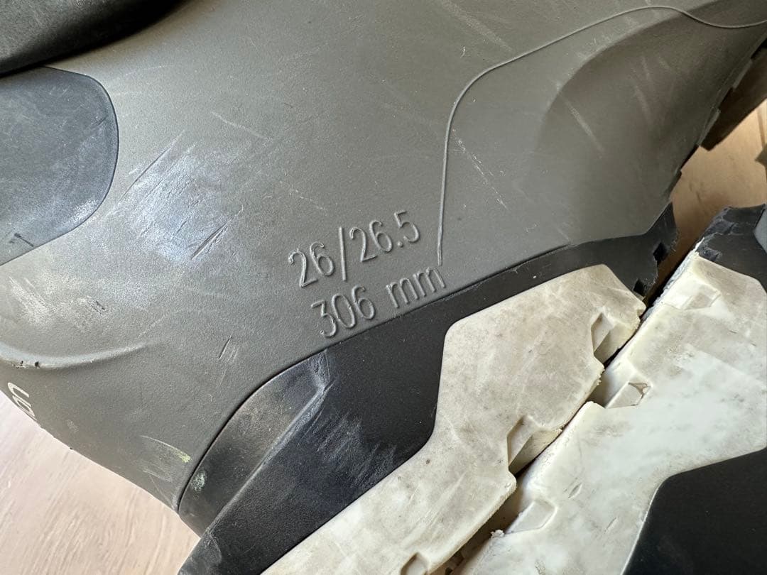 サロモン XPRO 26-26.5 フレックス100 スキー靴　スキーブーツ