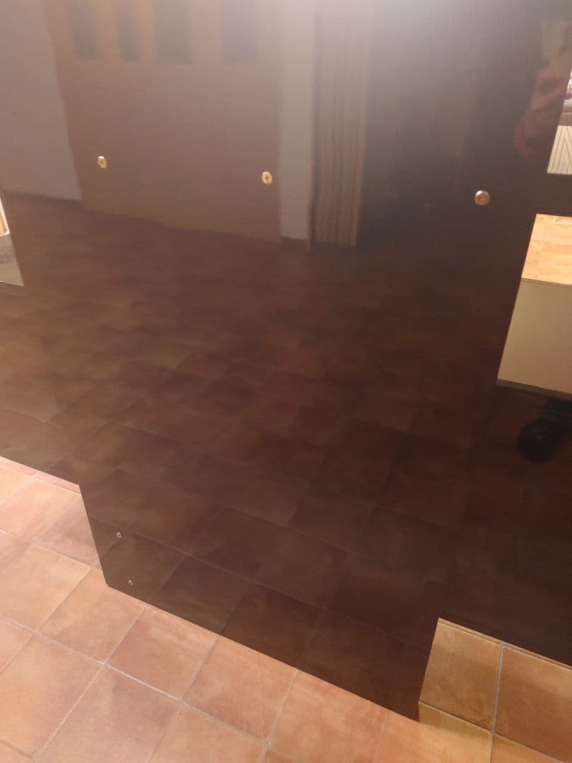 お洒落な黒のモダンキャビネット　飾り棚　 4扉