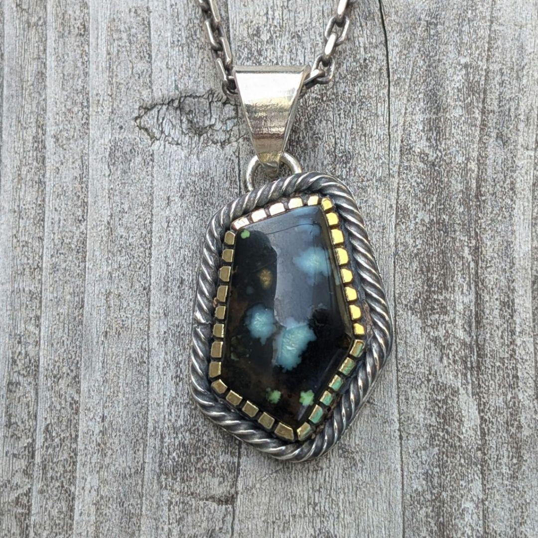 マッツン　ハンドメイドのターコイズトップ　インディアンジュエリー風