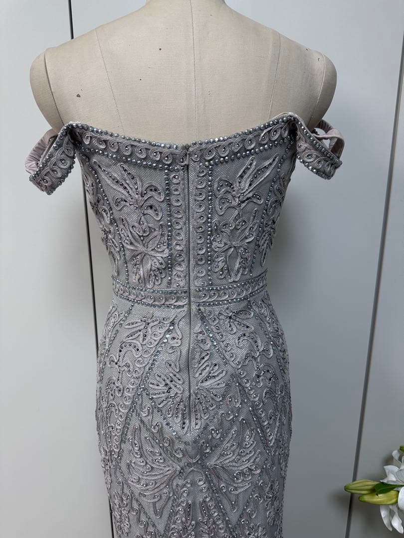 ビーズ装飾オフショルダーマーメイドドレス