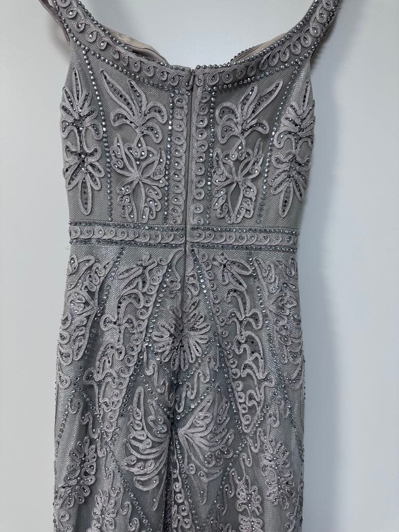 ビーズ装飾オフショルダーマーメイドドレス