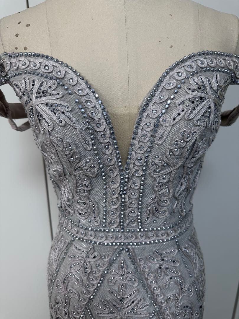 ビーズ装飾オフショルダーマーメイドドレス