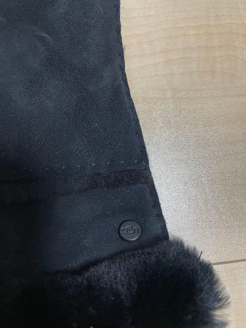 UGG シープスキンシームド グローブMブラック