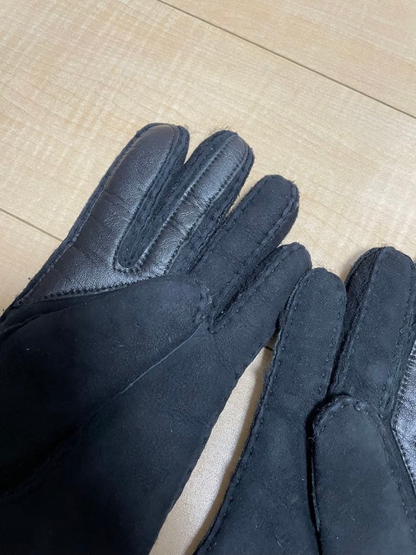 UGG シープスキンシームド グローブMブラック