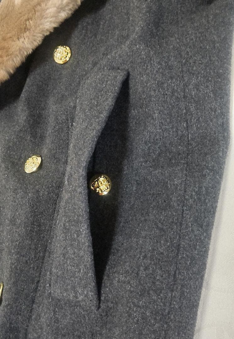 【美品】CHANEL　冬コートダブルブレス　ココマーク金ボタン　グレー　M