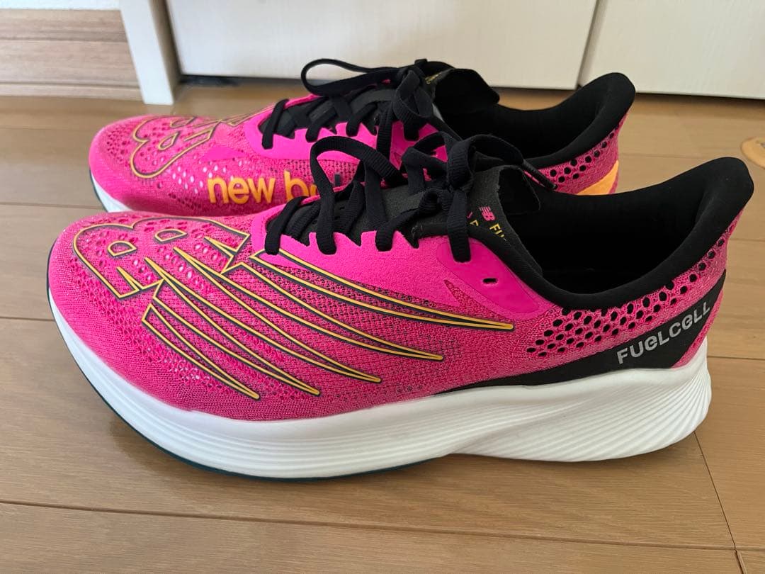 ニューバランス　フューエルセルRCエリートV2　27.5 2Ｅ