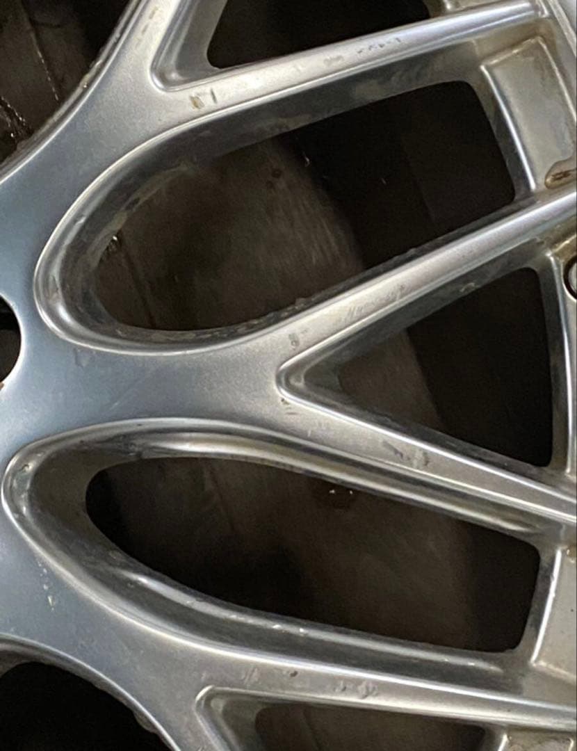 ロクサーニマルチフォルケッタ 19インチ 8J+38