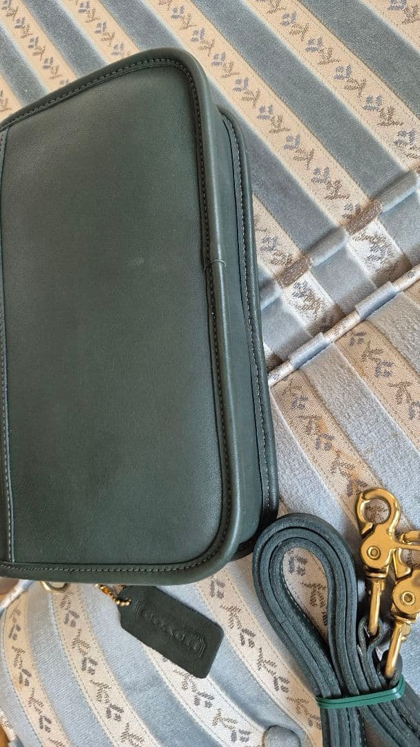 COACHコーチ　オールドコーチ ショルダー ダークグリーン本牛革 新品未使用
