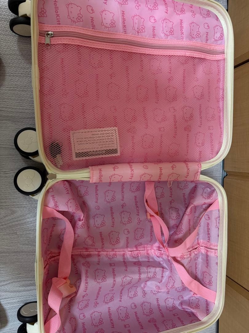 Hello Kitty チェック柄 キャリーケース