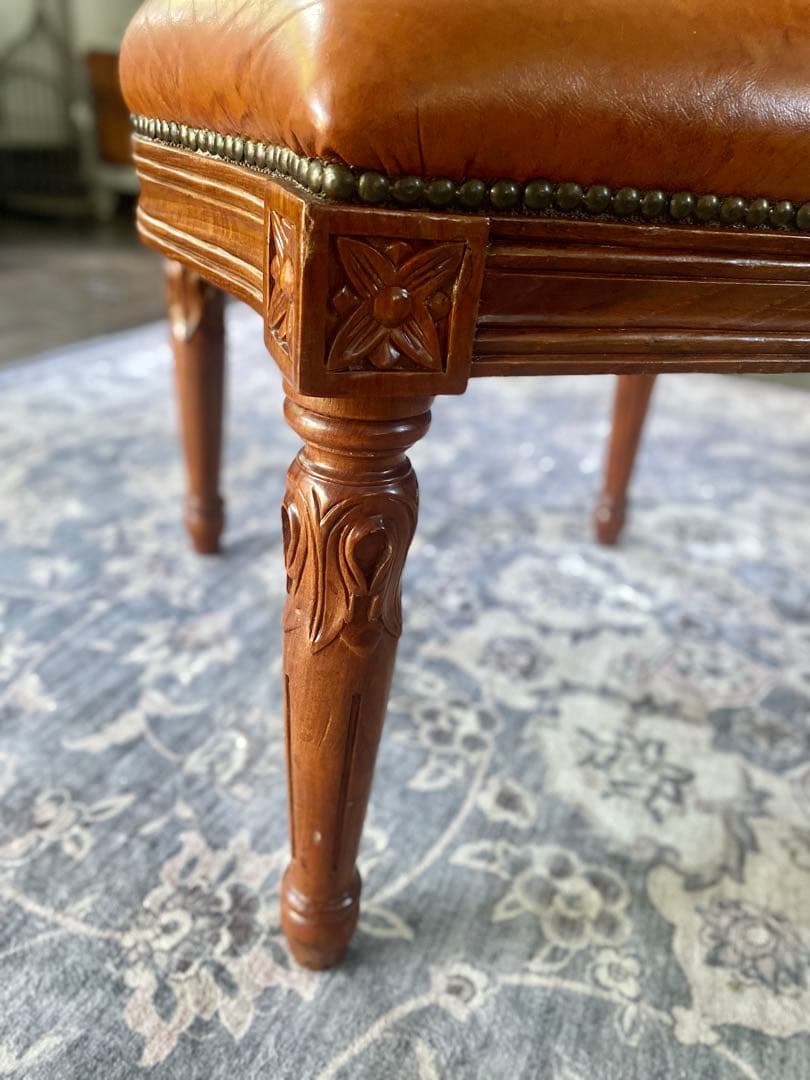 クラシック(ルイ16世スタイル)ダイニングチェア チーク材②