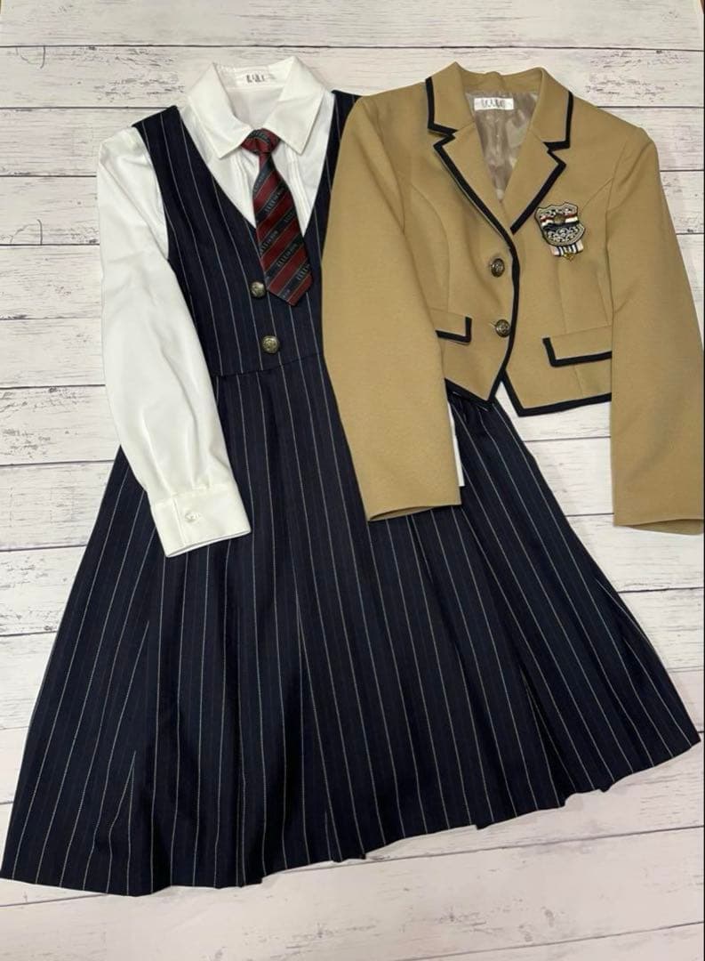 ☆美品☆ELLE エルアンノワール　フォーマルスーツ　卒服　キャメル　150