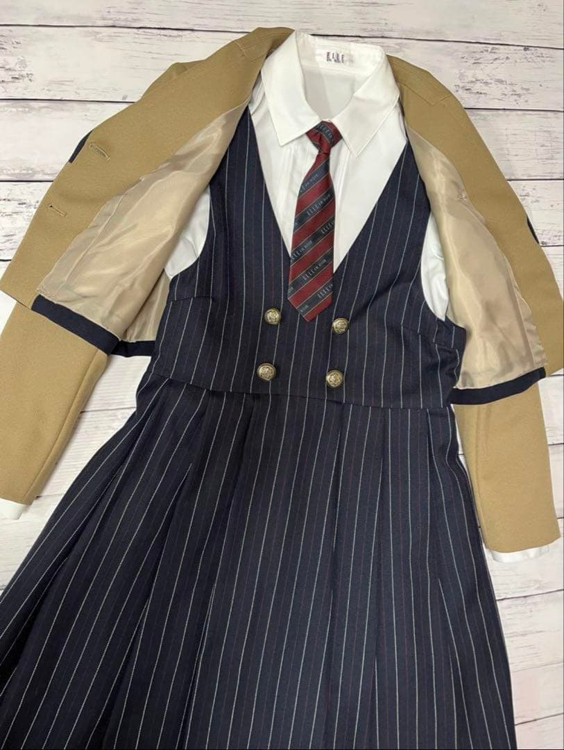☆美品☆ELLE エルアンノワール　フォーマルスーツ　卒服　キャメル　150