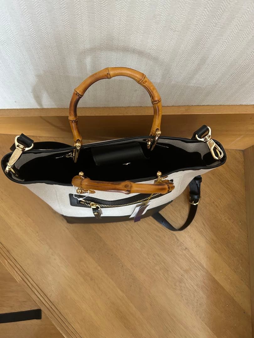 【新品未使用】VIOLA D'OROバンブーハンドルトートバッグベージュブラック