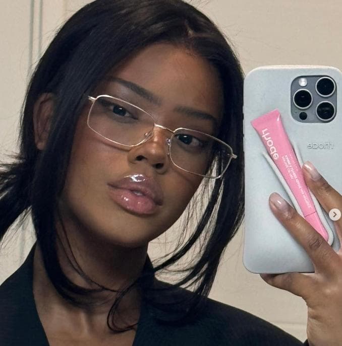 ヘイリー RHODE iPhone 14pro MAX ケース ＋ リップ１本