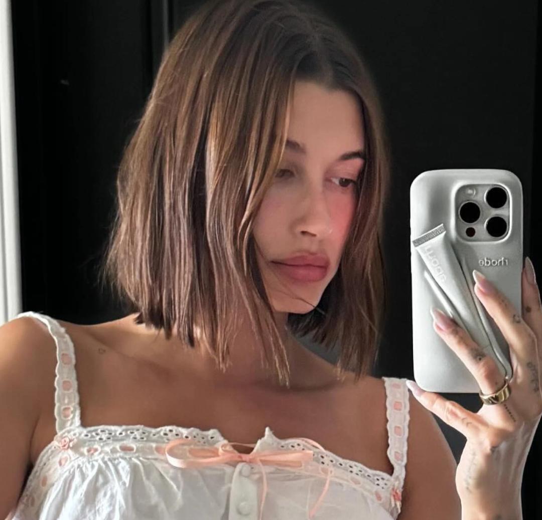 ヘイリー RHODE iPhone 14pro MAX ケース ＋ リップ１本