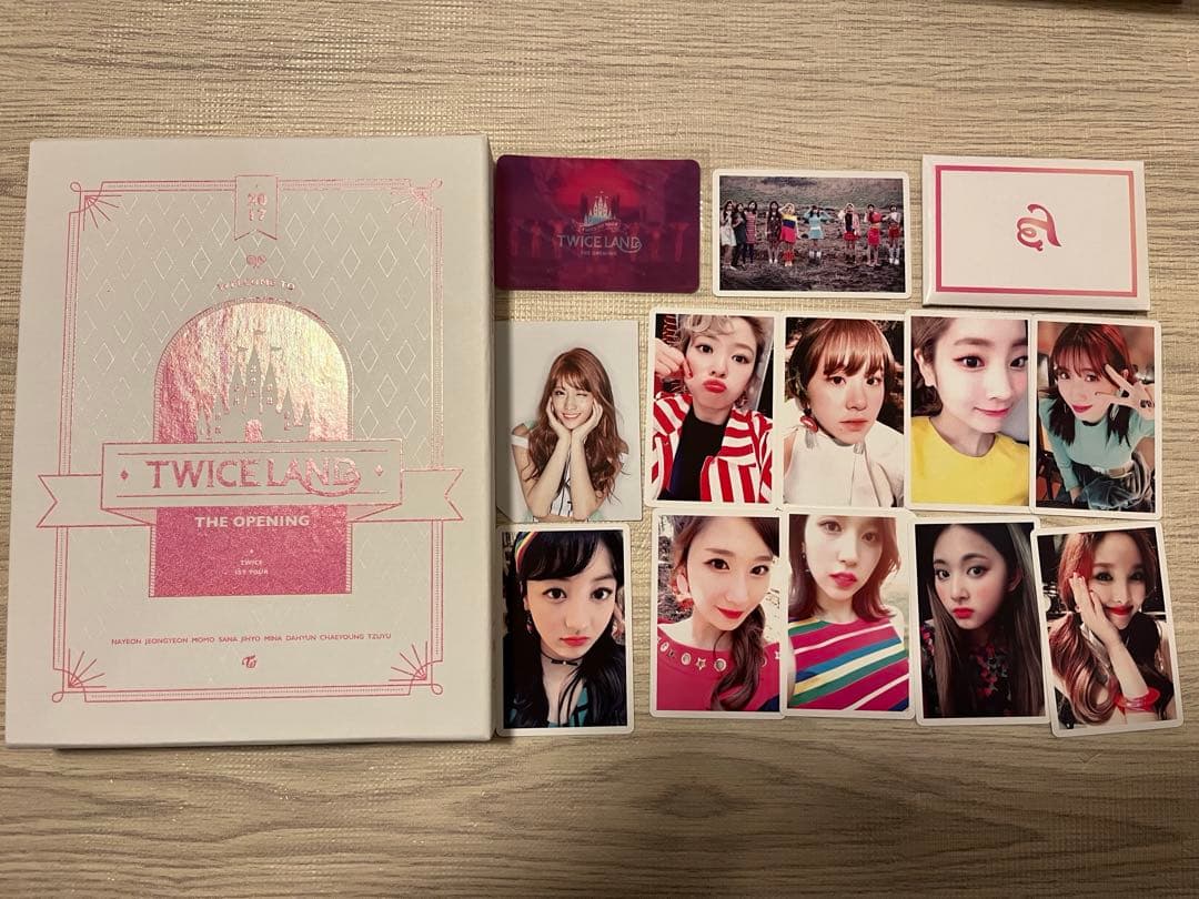 TWICE アルバム CD フォトカード　うちわ　トレカ