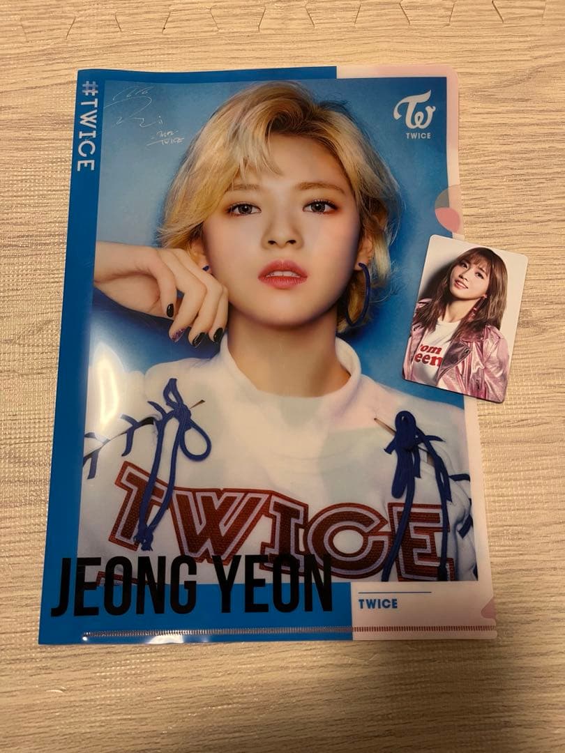 TWICE アルバム CD フォトカード　うちわ　トレカ