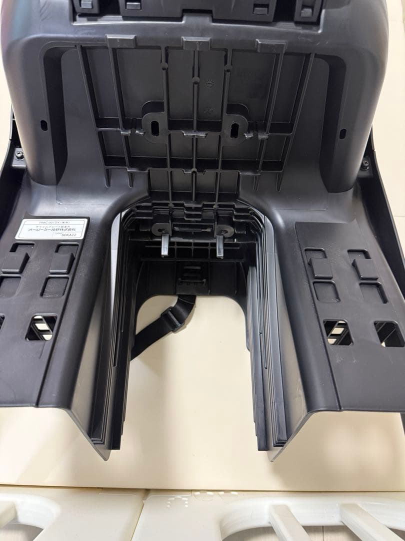 【新品・未使用】Panasonicプレミアムリヤチャイルドシートと専用キャリヤ