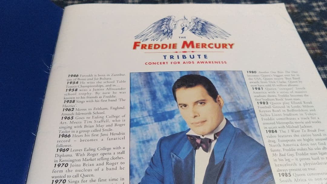 フレディ・マーキュリー追悼ライブパンフレット　ウェンブリースタジアム完全版CD