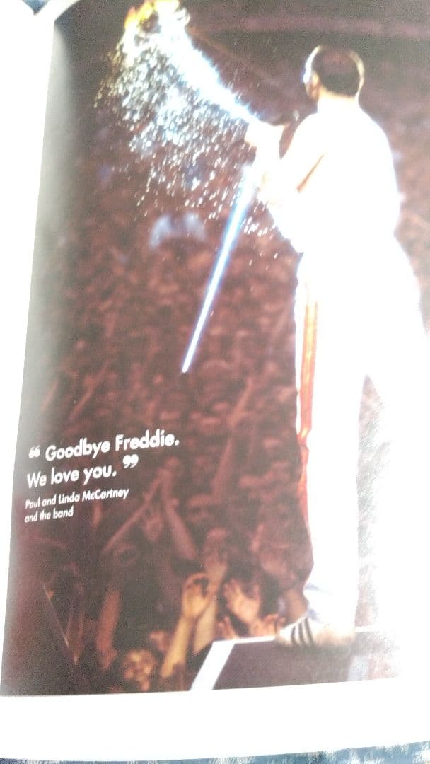 フレディ・マーキュリー追悼ライブパンフレット　ウェンブリースタジアム完全版CD