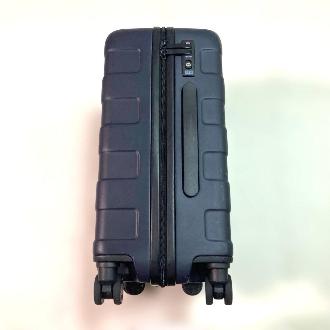 無印良品　バーを自由に調節できる　ハードキャリーケース（３６Ｌ）