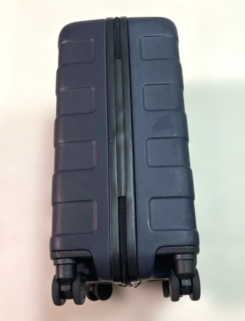 無印良品　バーを自由に調節できる　ハードキャリーケース（３６Ｌ）